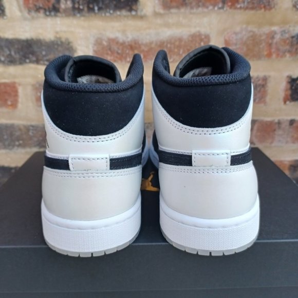 Nike Air Jordan 1 Mid "Diamond" Iridescent Sneakers Shoes - Picture 3 of 13